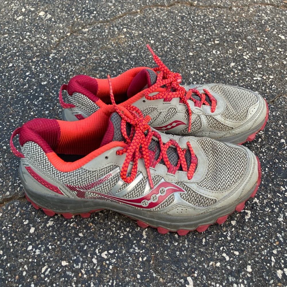 COPY - Saucony running/tennis shoes neon salmon/berry color